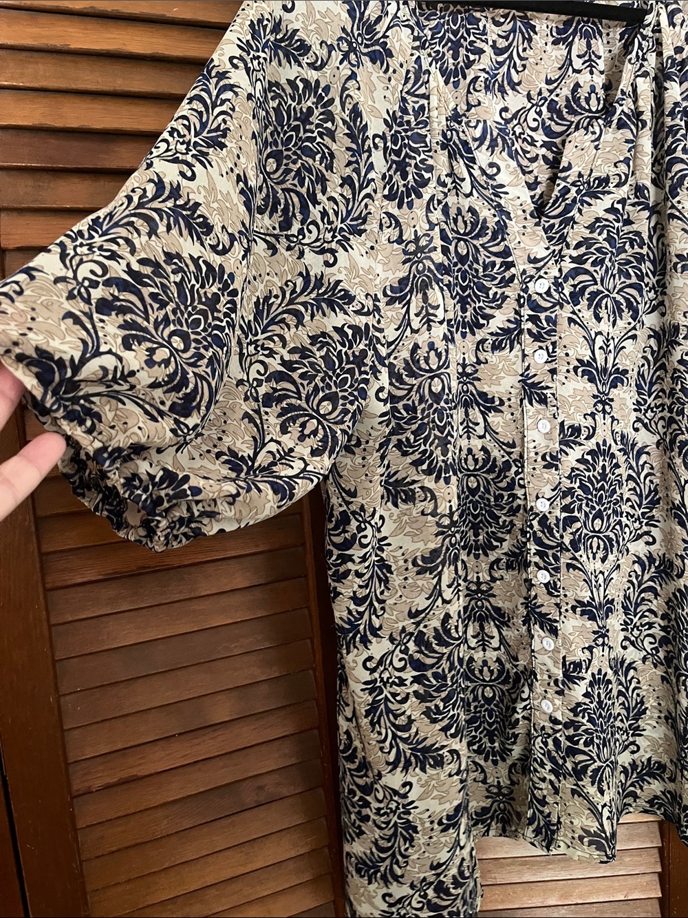 SHEIN Beige and Navy Floral Button-Front Blouse - Picture 2 of 5